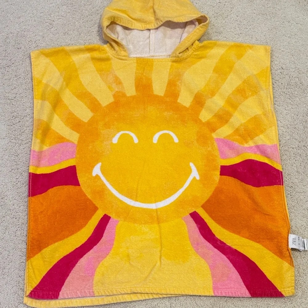 Zara Yellow and Orange Hooded Towel - Picture 4 of 9